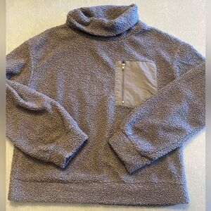 Cozy fleece Pullover with Zipper Pocket